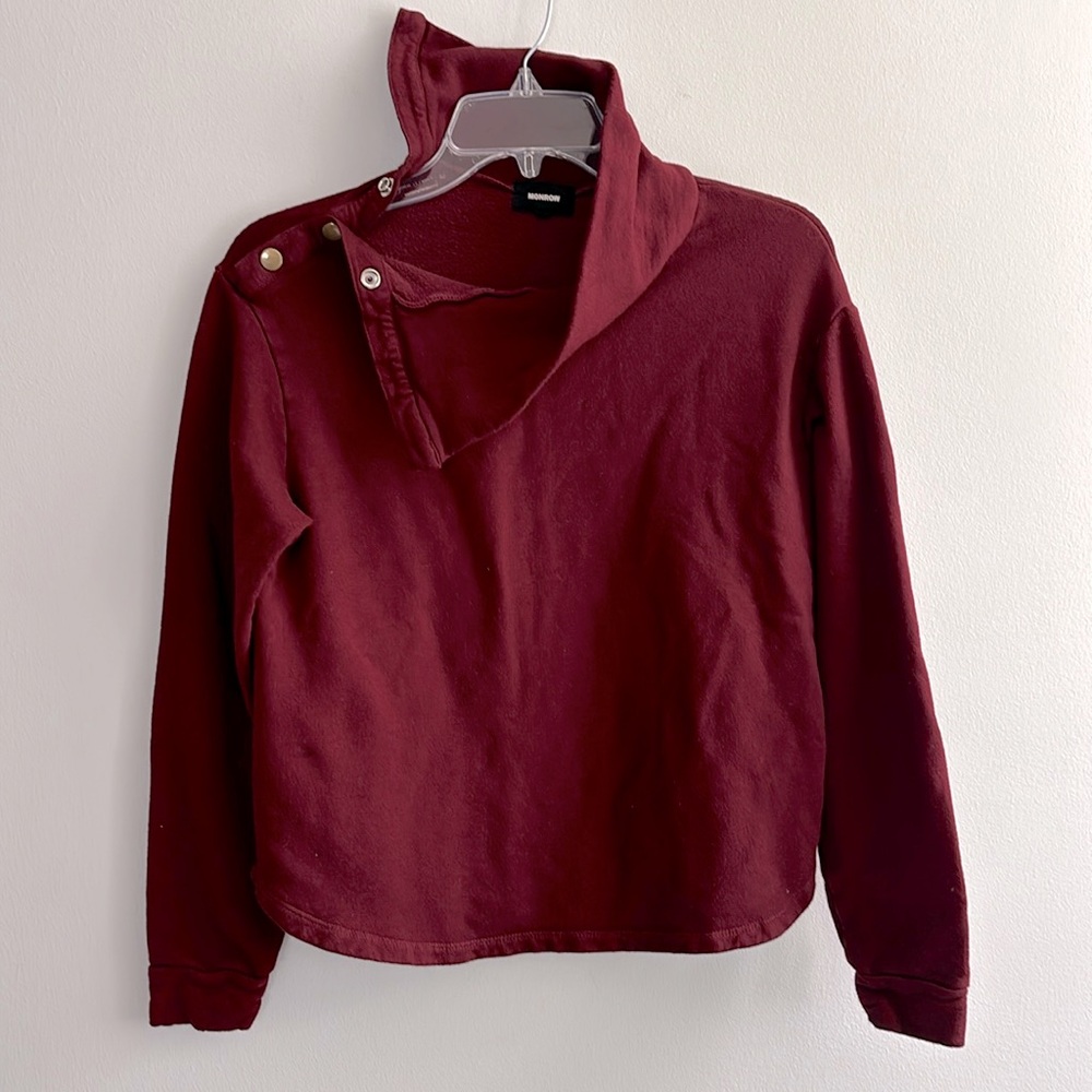 Monrow wine burgundy red sweater with snaps at collar